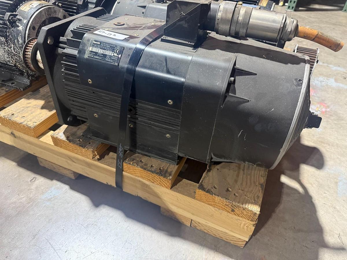 Used Rexroth R911309450 Servo Induction Motor MAD130B-0100-SA-S0-BQ0-35-V1 #HP132