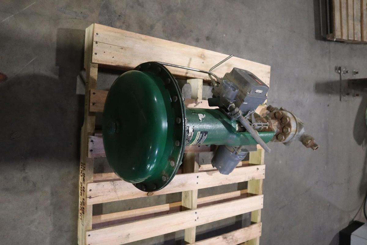 Used Fisher Control Valve With 667 Pneumatic Actuator