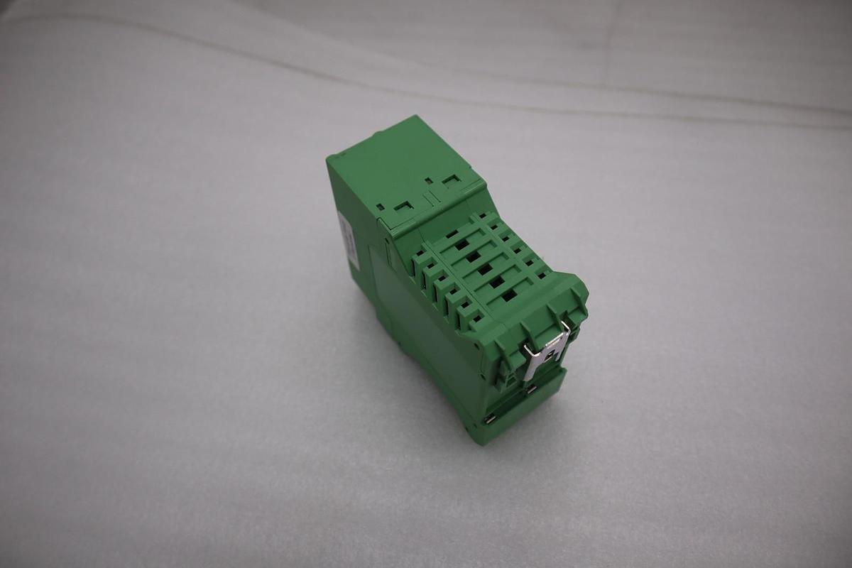 Used PHOENIX CONTACT FL SWITCH LM 8TX-E ETHERNET SWITCH - STOCK GF243A
