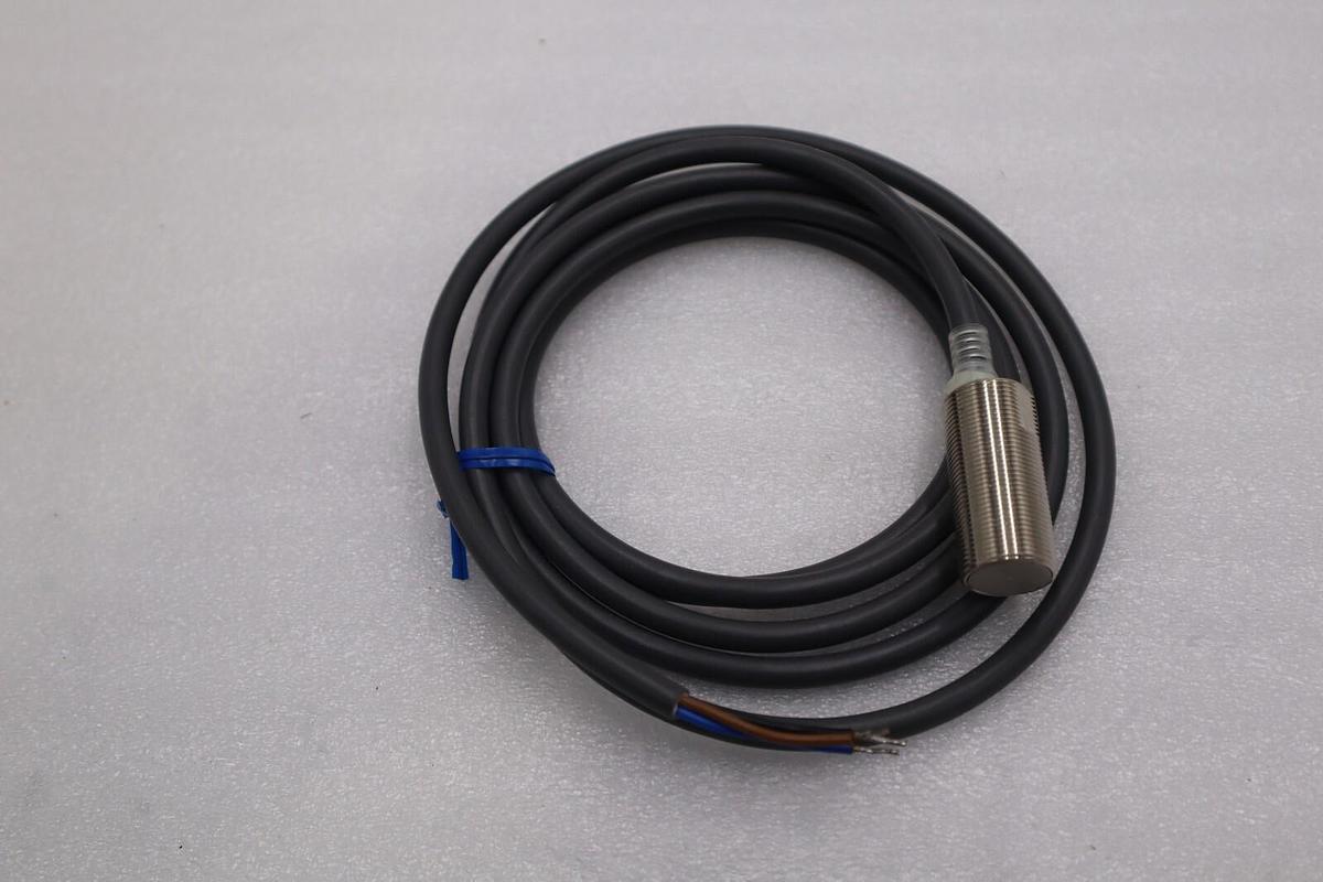 Used OMRON E2E-X5F1 PROXIMITY SENSOR INDUCTIVE CYLINDRICAL STOCK L-62-C