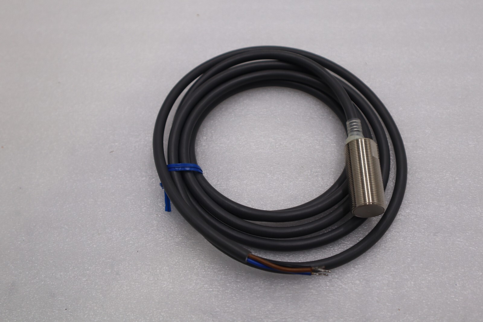 Used OMRON E2E-X5F1 PROXIMITY SENSOR INDUCTIVE CYLINDRICAL STOCK L-62-C