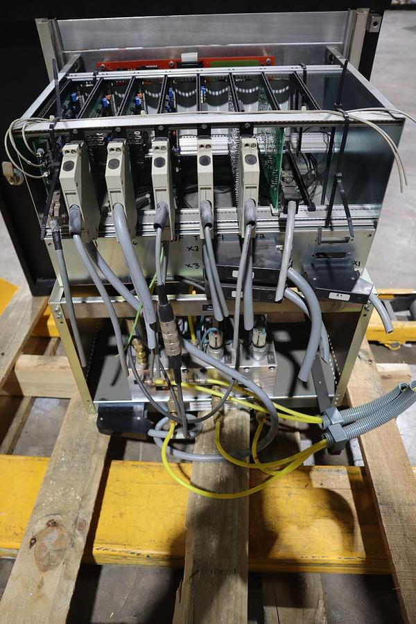 Used Bystronic GAS MIX CHASSIS 0-07950-6 RM Nr. : 373947 Datum 13.2.03 STOCK S-567