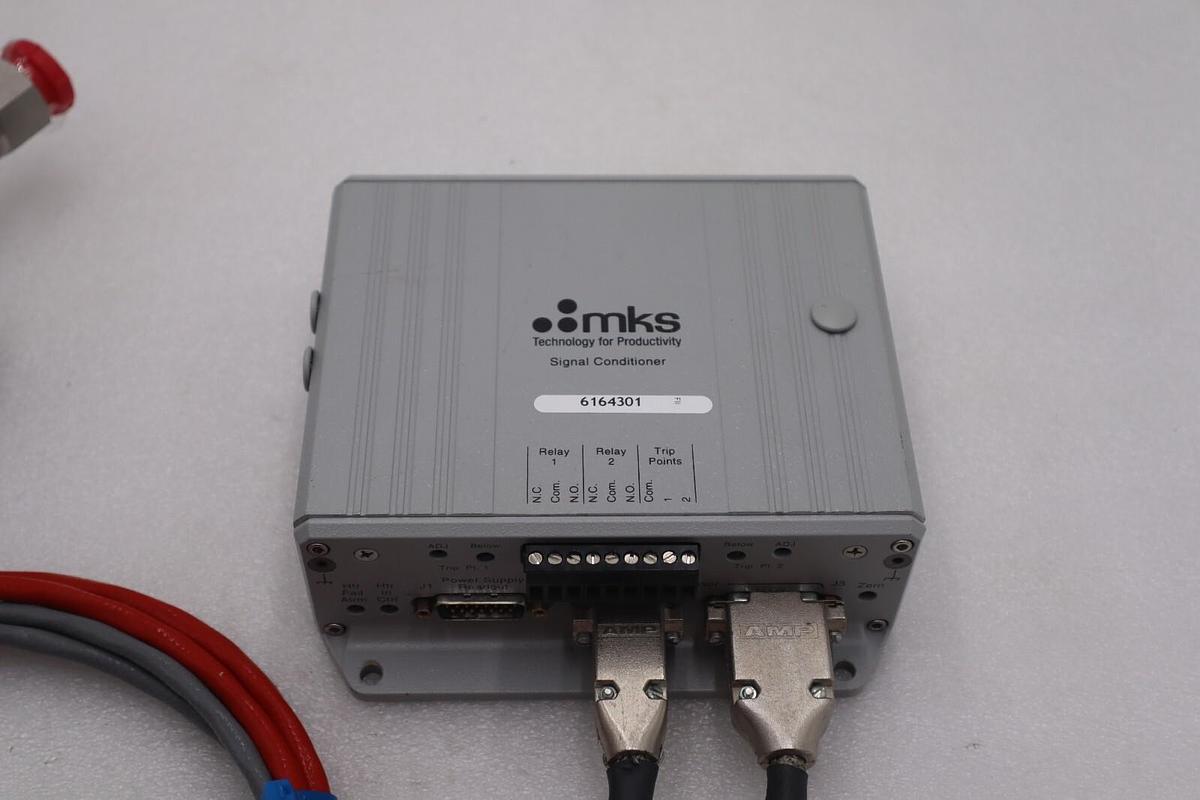 Used NEW MKS Signal Conditioner and Remote Transducer Model 621C11TBFHC Stock 1010A