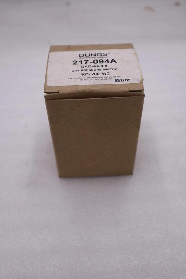 Used DUNGS GAS PRESSURE SWITCH 217-094A NEW IN BOX STOCK H653A
