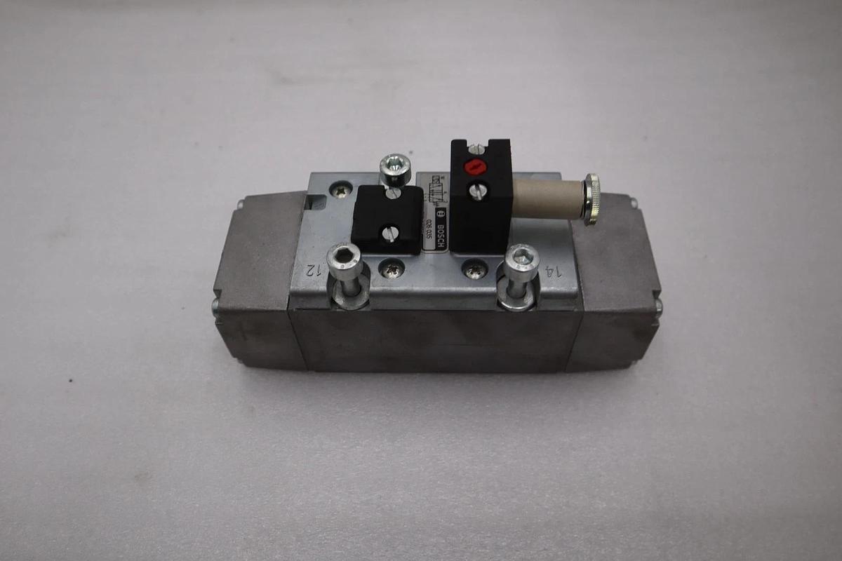 Used Bosch 0 820 026 981 Rexroth Single Solenoid Valve And Coil - STOCK GF570