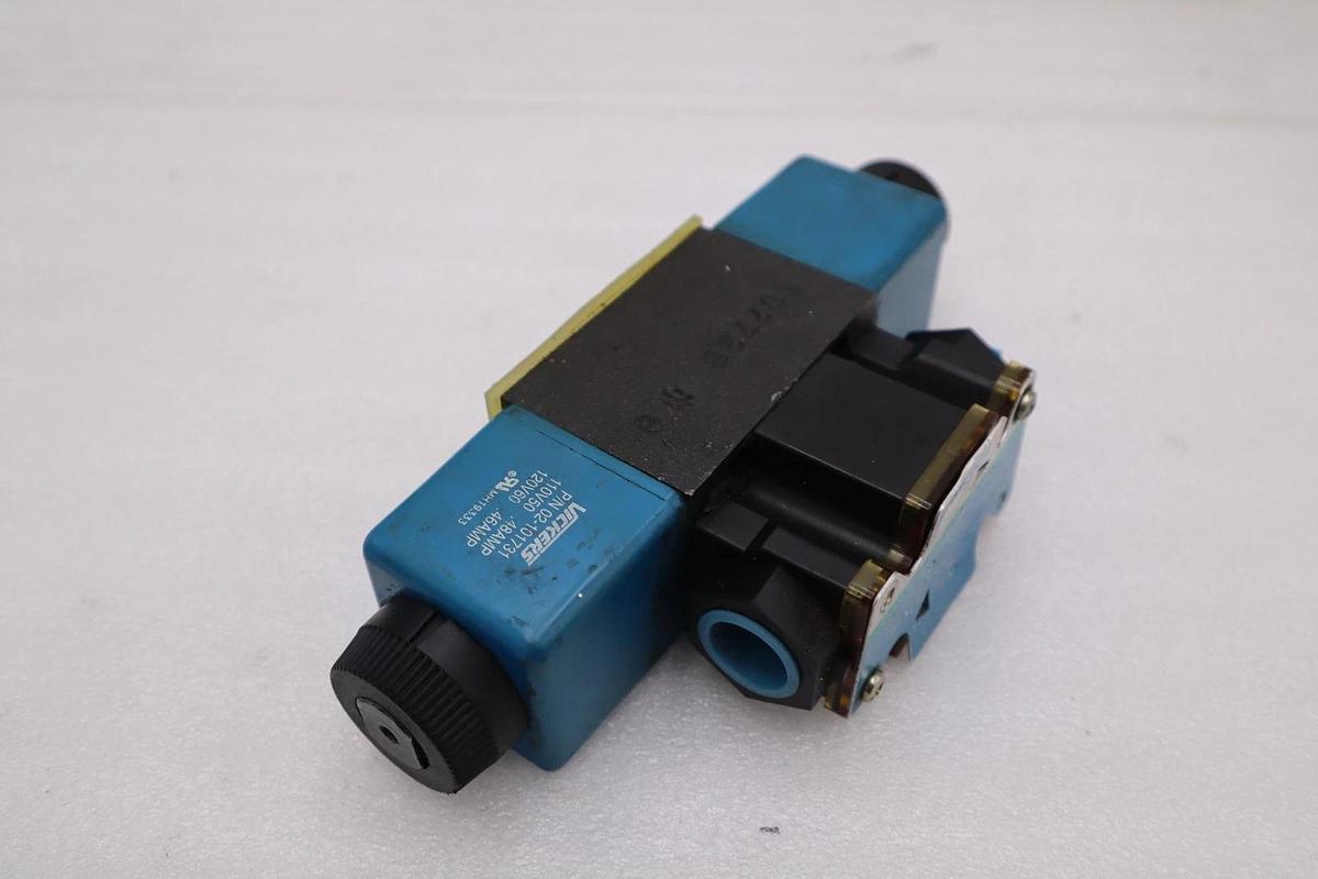 Used Vickers DG4V-3S-6C-M-FTWL-B5-60 VALVE STOCK H1283A