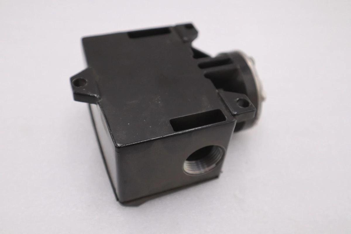 NEW OPEN BOX B424S ASHCROFT PRESSURE SWITCH STK L196CC