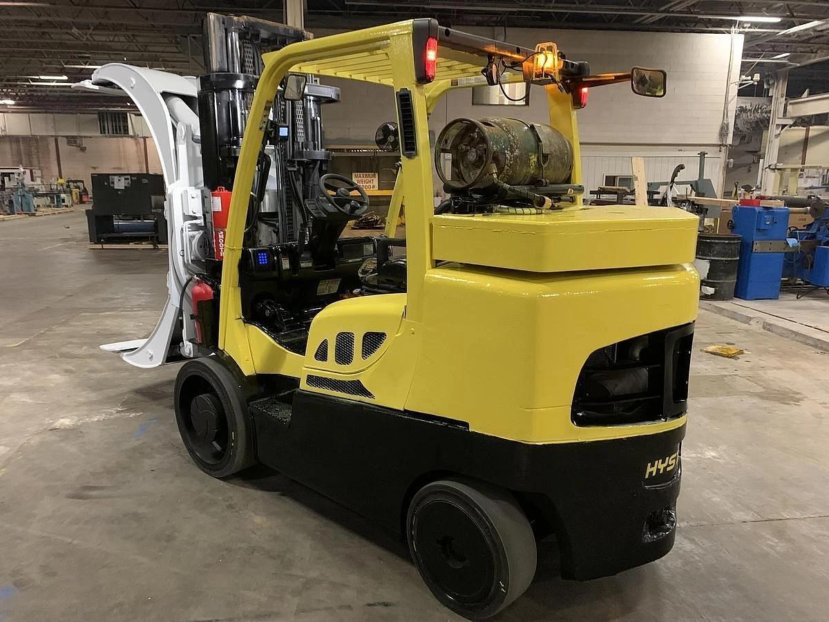 Used 15,500 POUND HYSTER MODEL S155FT FORKLIFT WITH 84" CASCADE PAPER ROLL CLAMP