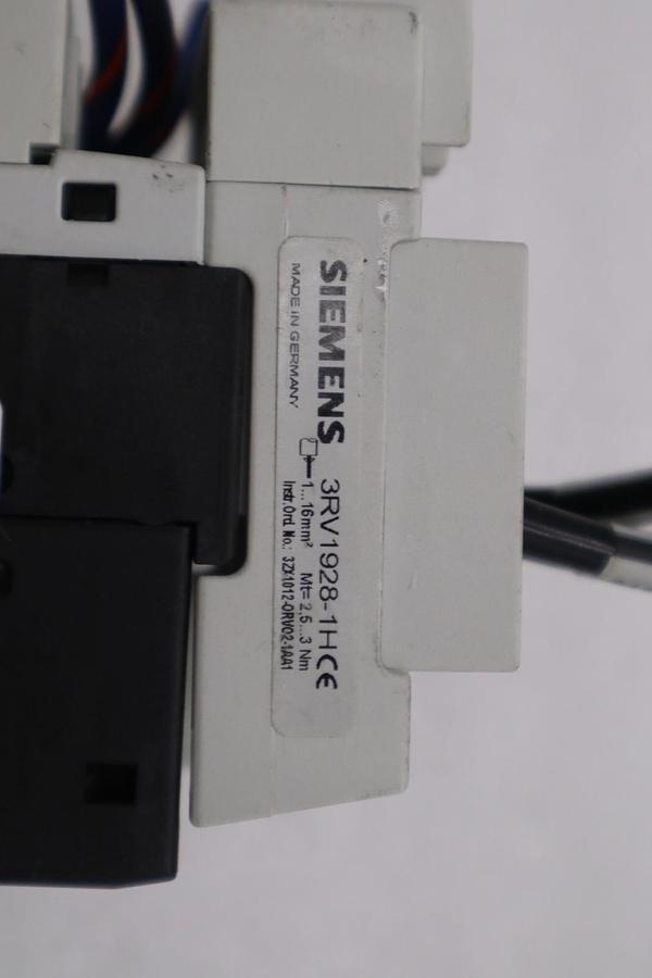 Used LOT OF 4 Siemens 3RV1021-1CA10 Manual Circuit Breaker 1.8-2.5A STOCK H1828