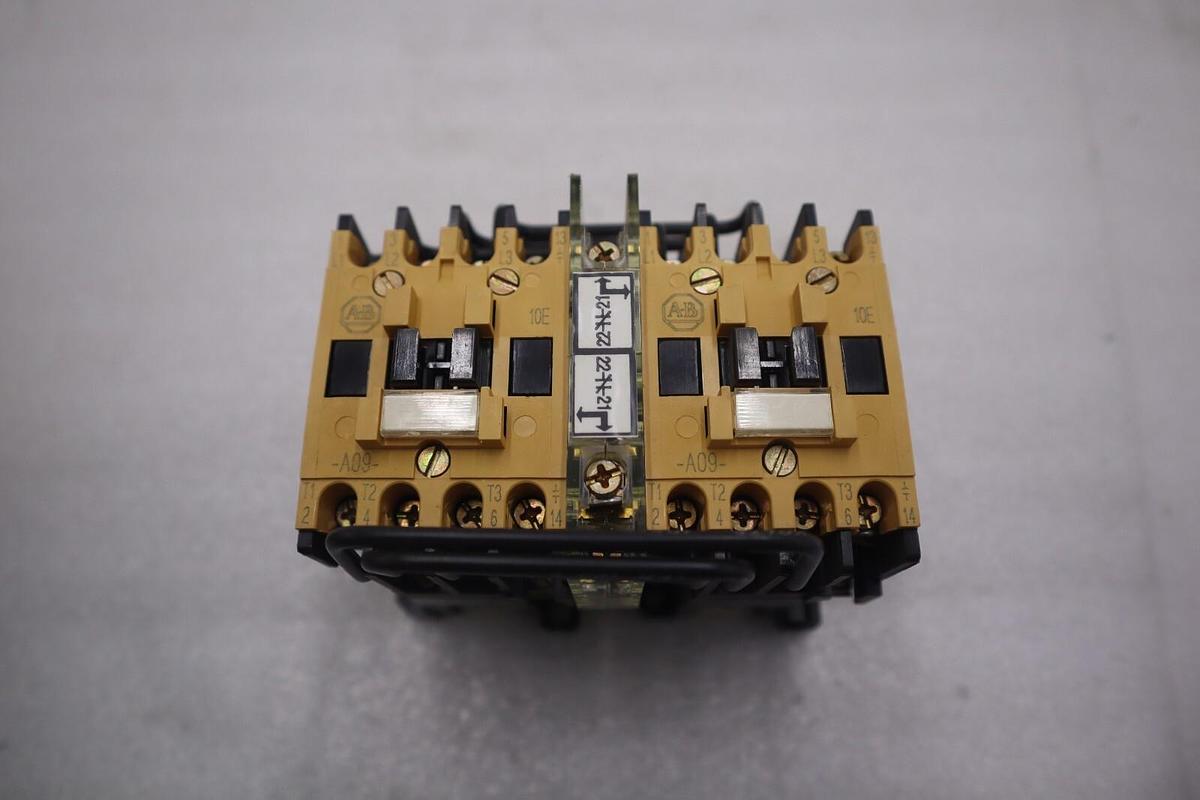 Used NEW OPEN BOX AB Allen Bradley 104-A09NJ3 SER A 24V Ser B STOCK K-3546