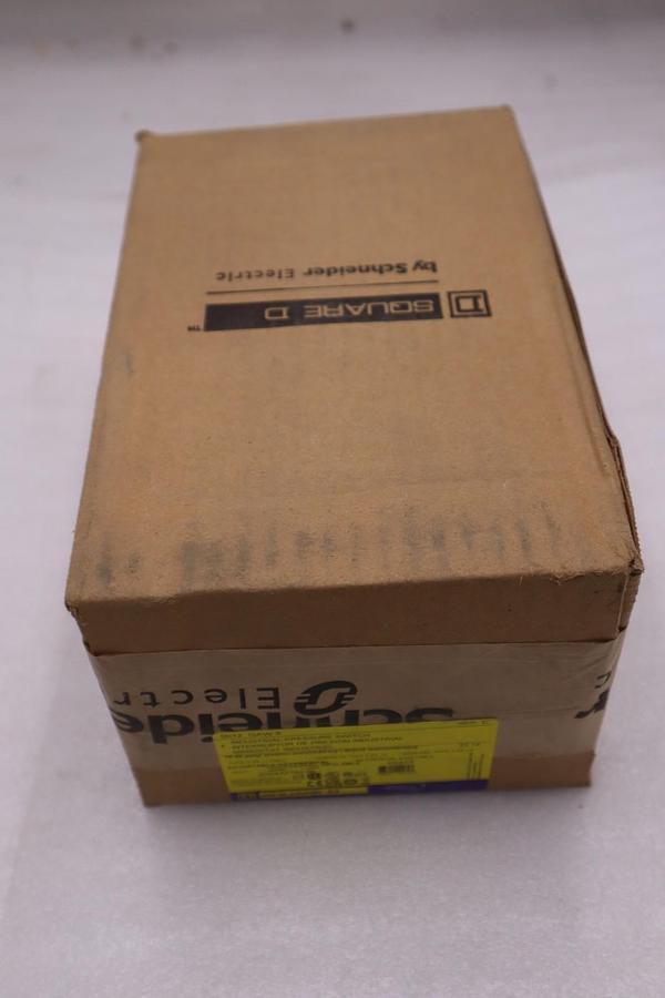 Used NEW SQUARE D 9012 GAW-5 SER C PRESSURE SWITCH STOCK GF466A