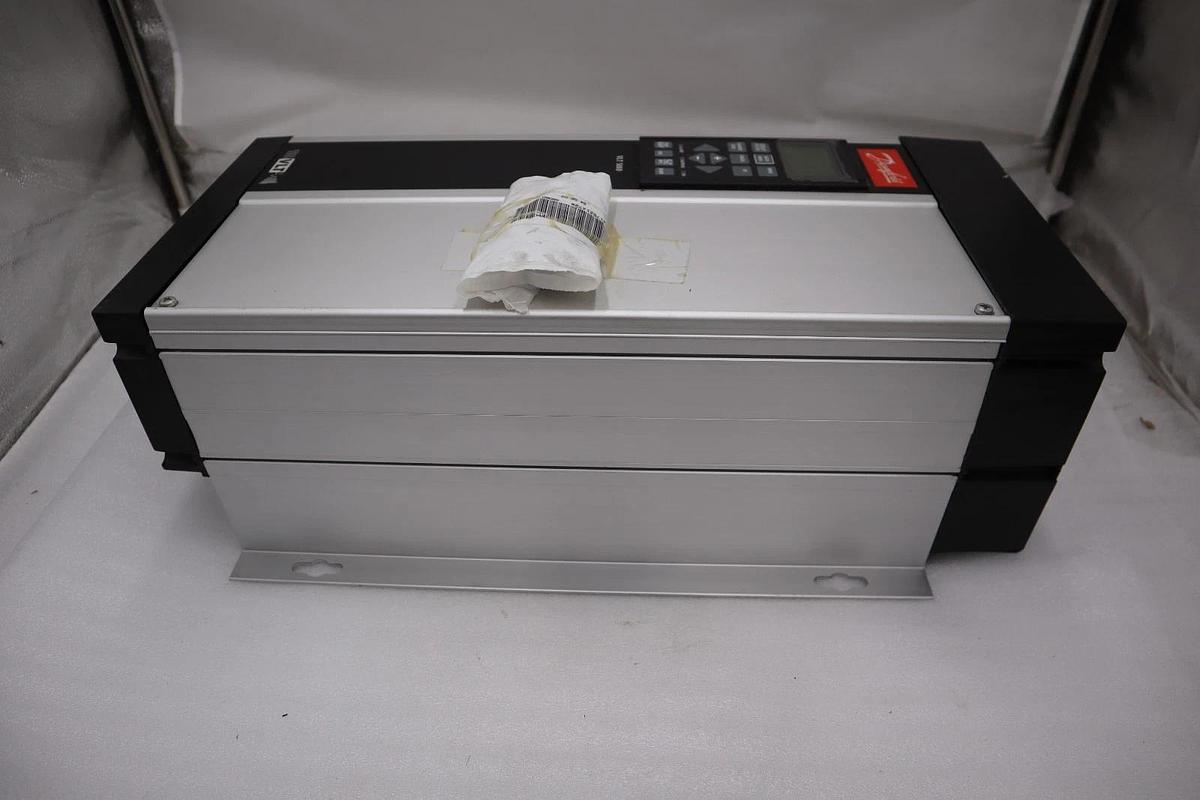 Used NEW DANFOSS VLT5006 PT5C54STR3DLF00A00C0 175Z0293 VARIABLE SPEED DRIVE #H1106