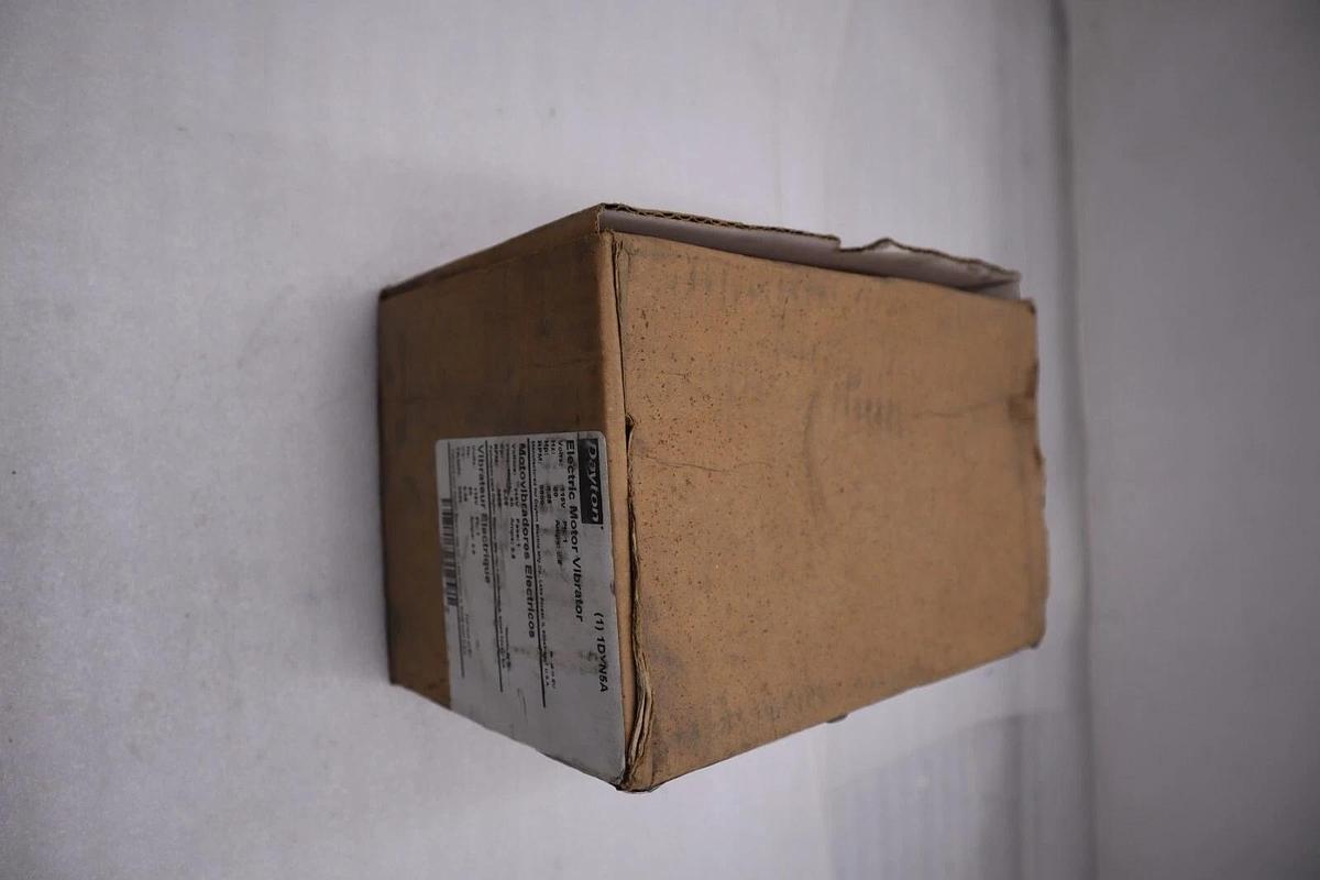 Used NEW DAYTON 1DYN5A Electric Motor Vibrator 115 VAC 3600 RPM Single Phase  #H270