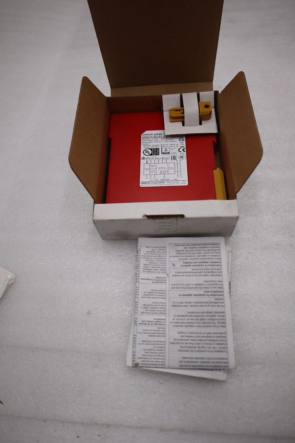 Used NEW OPEN BOX G9SE-201 OMRON G9SE-201 Safety Relay STOCK K-3992CC