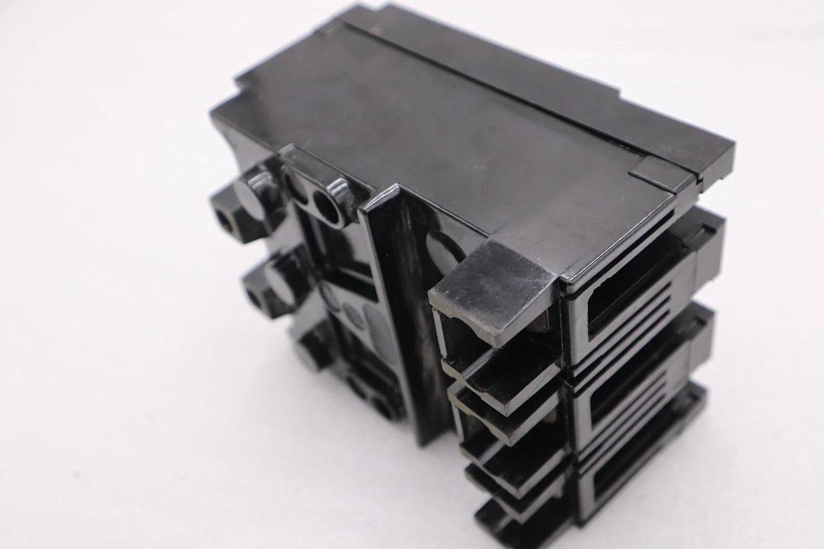 Used ITE  EE3-B020  3 POLE  20 AMP  240VAC  TYPE EE3  Circuit Breaker STOCK B-622