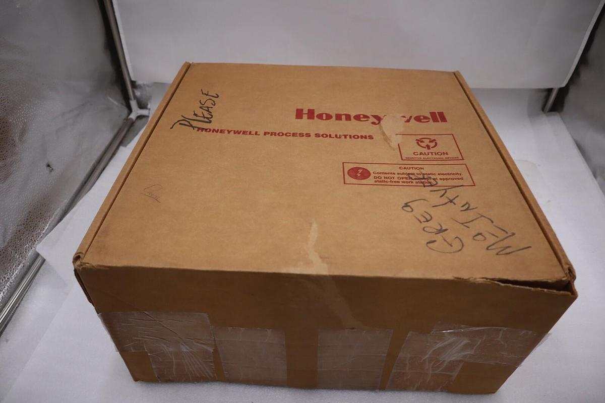 Used NEW HONEYWELL 51400700-100/ 51400700-100-RP CIRCUIT BOARD STOCK G181