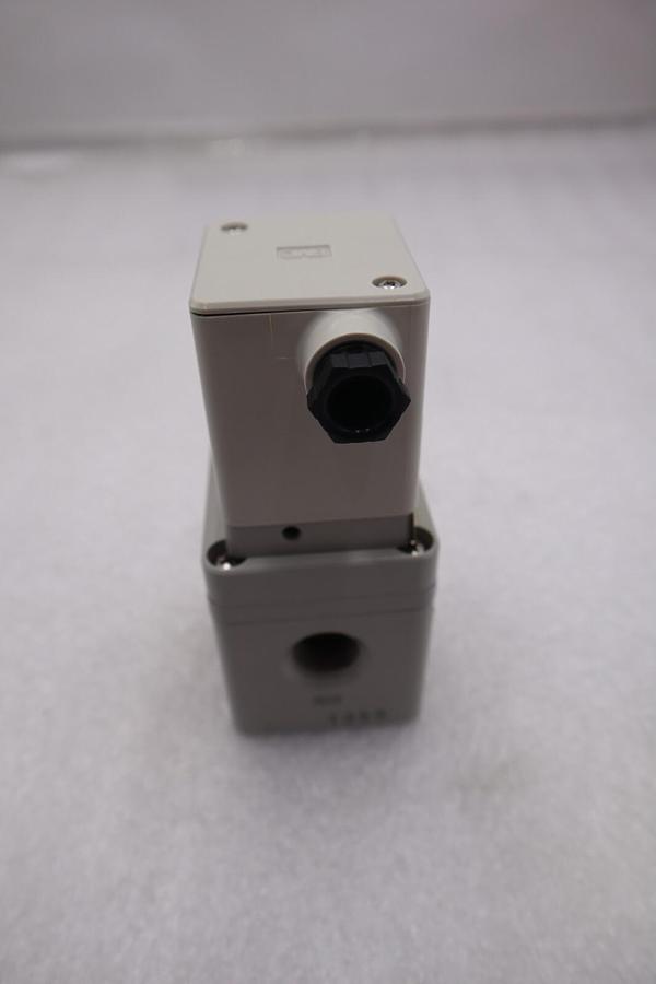 Used SMC IT4051-N32 E/P Regulator IT4051N32 NEW FOUR AVAILABLE STOCK S-365
