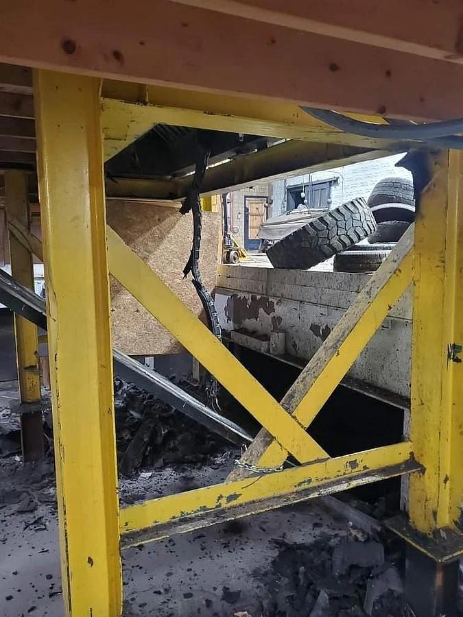 Used SHREDPAX AZ-80 TWIN SHAFT SHREDDER DUAL 40 HP MOTORS (LAST SHREDDING TIRES)