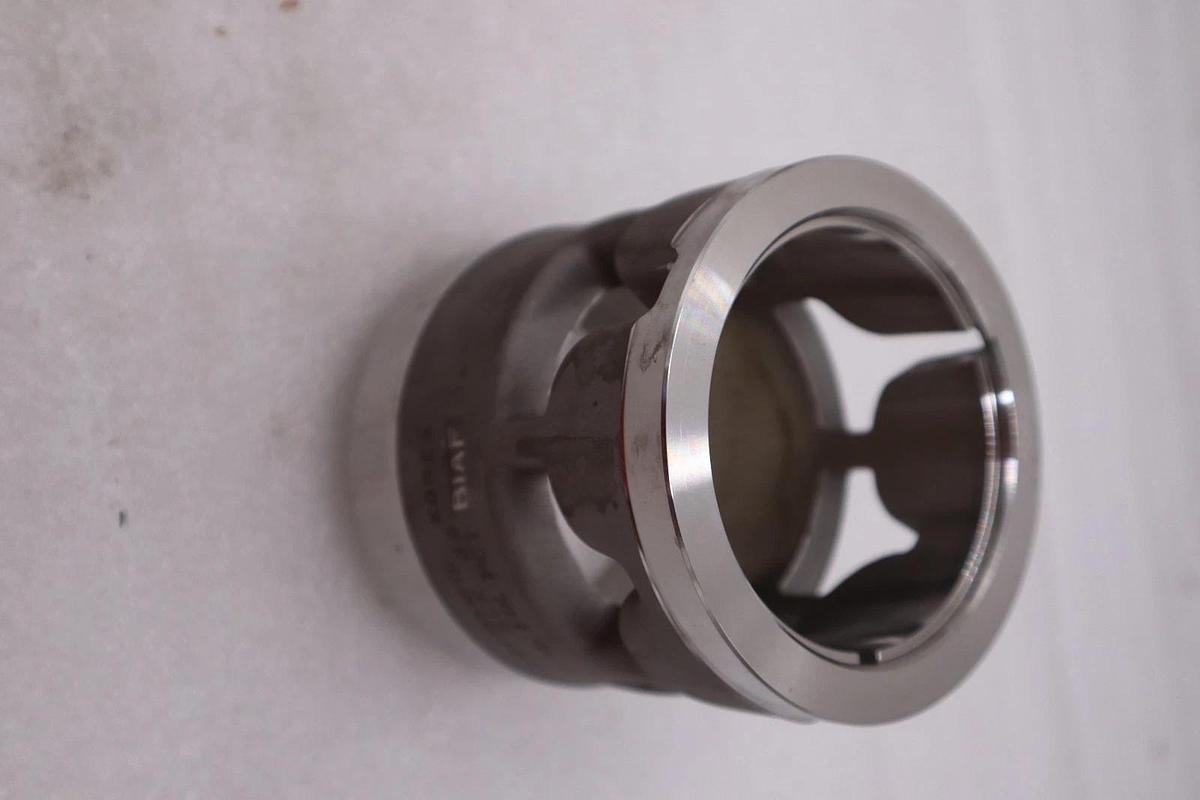 Fisher 2U227933272 Valve Cage 2-1/2in New WITH BOX STOCK 1012B