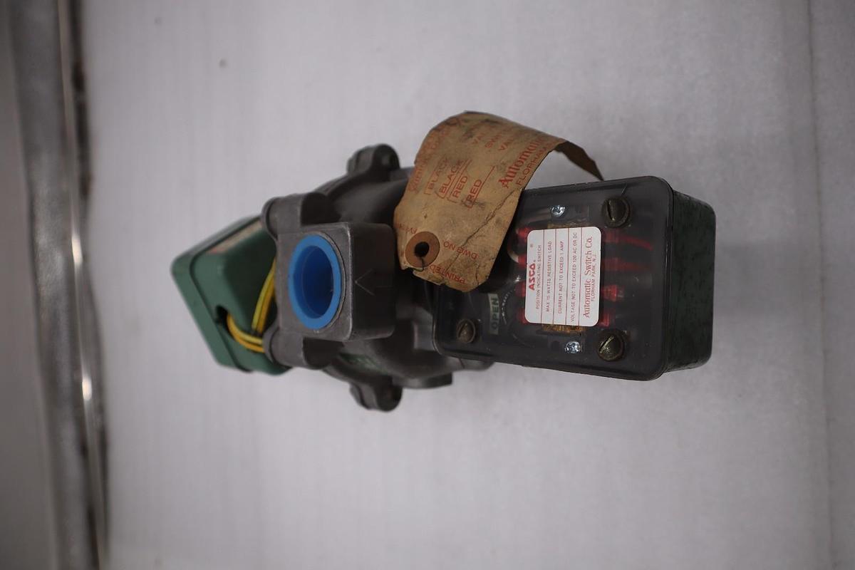 Used Asco 8043A47 Electric Solenoid Valve Pipe Size 1" NPT Coil 120 VAC - STK 5724CC
