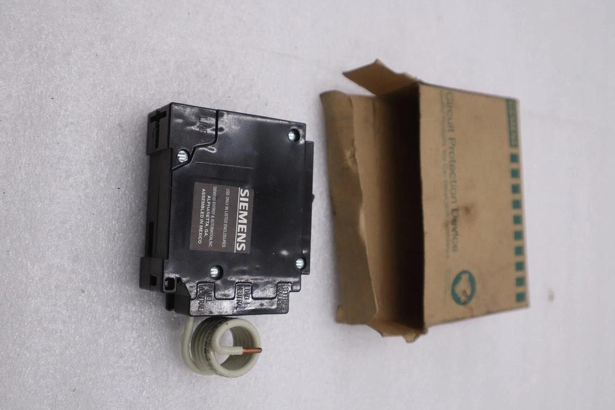 NEW Siemens  GFCI Circuit Breaker 120-Volt Single-Pole QPF2 E82617 STK K3265CC