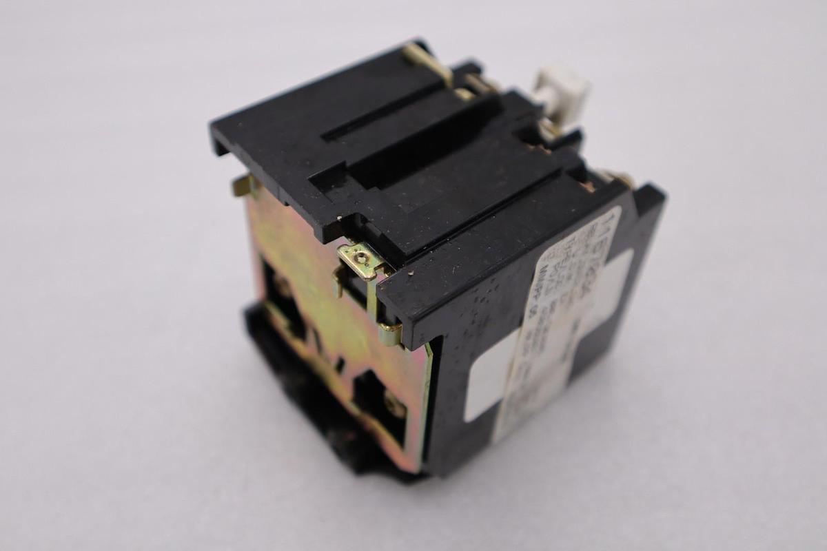 Used AB Allen Bradley 592-J0V16 Series B NEMA A600 Circuit Control STK H870A