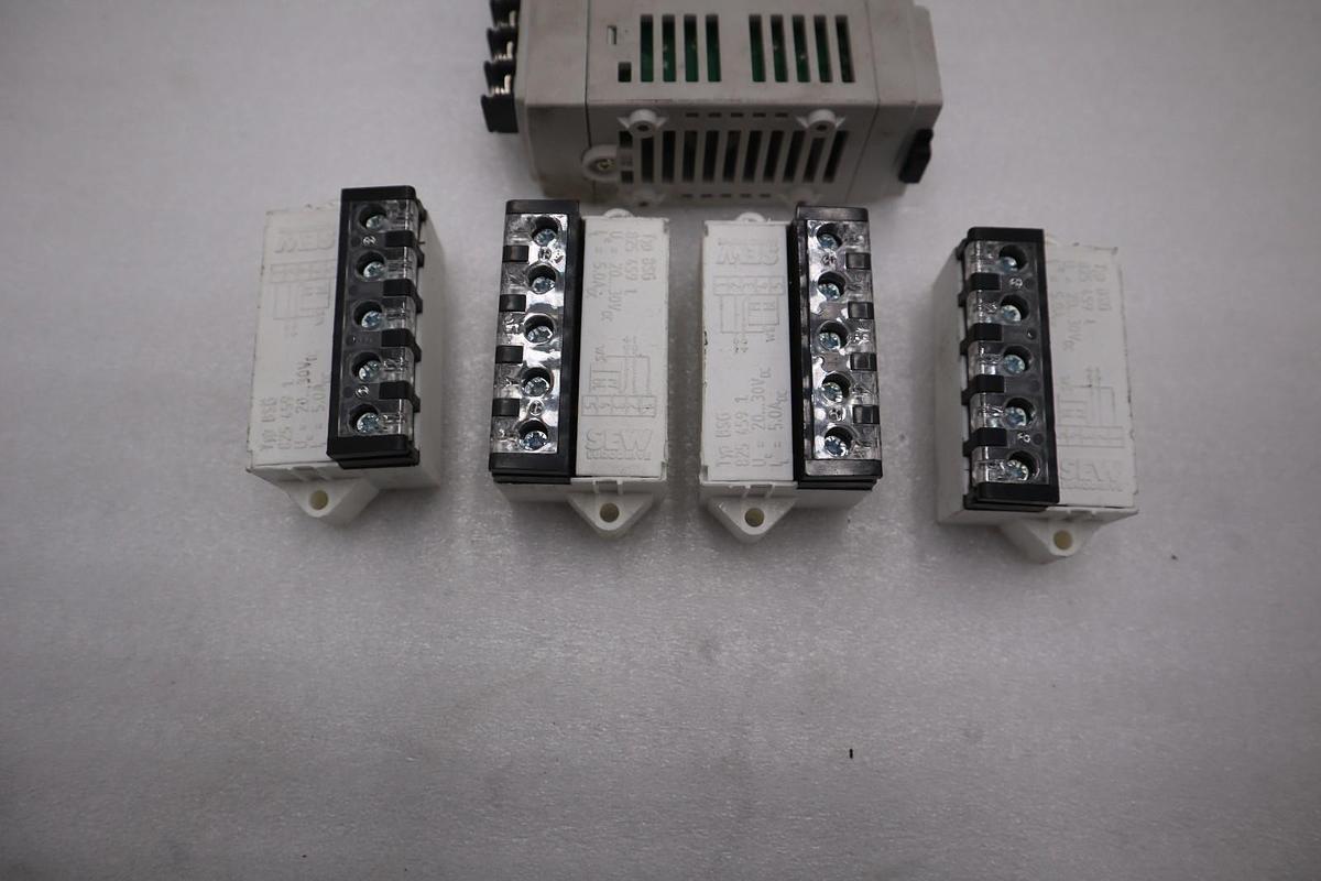Used Keyence MS2-H50 Switching Power Supply 24 VDC 2.1 A MS2H50 STK L197CC