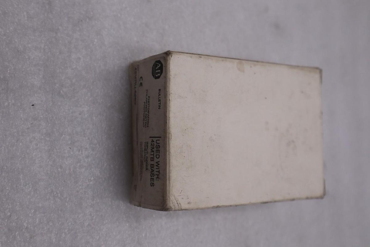 Used NEW OPEN BOX AB Allen Bradley 42MRU-5200 /C Photoelectric Sensor STOCK GF697A