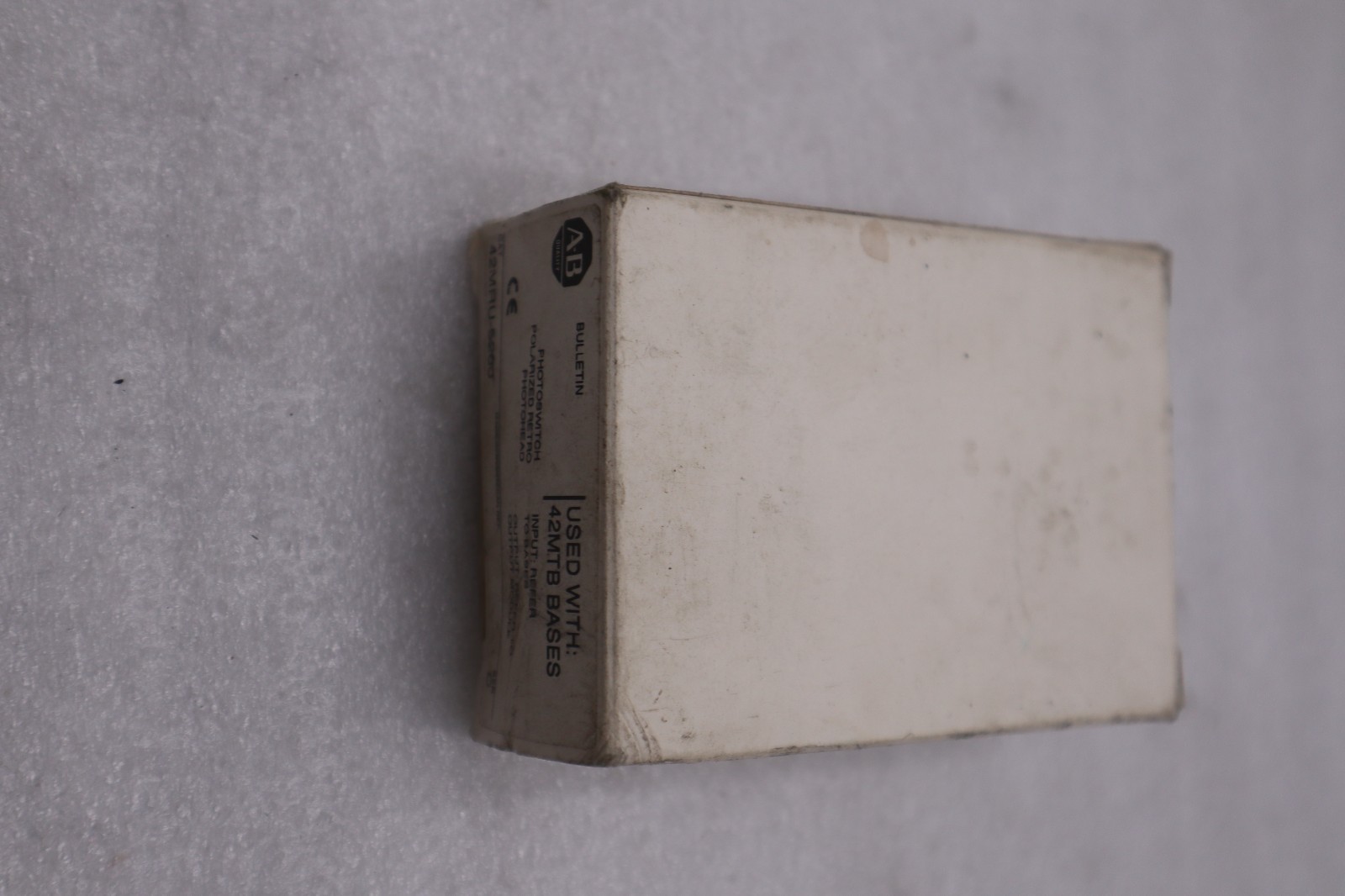 Used NEW OPEN BOX AB Allen Bradley 42MRU-5200 /C Photoelectric Sensor STOCK GF697A