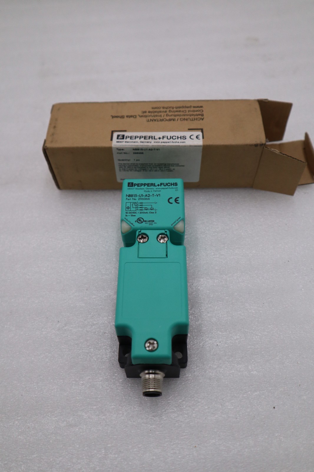 NEW PEPPERL FUCHS NBB15-U1-A2-T-V1 PROXIMITY SENSOR STOCK H677A