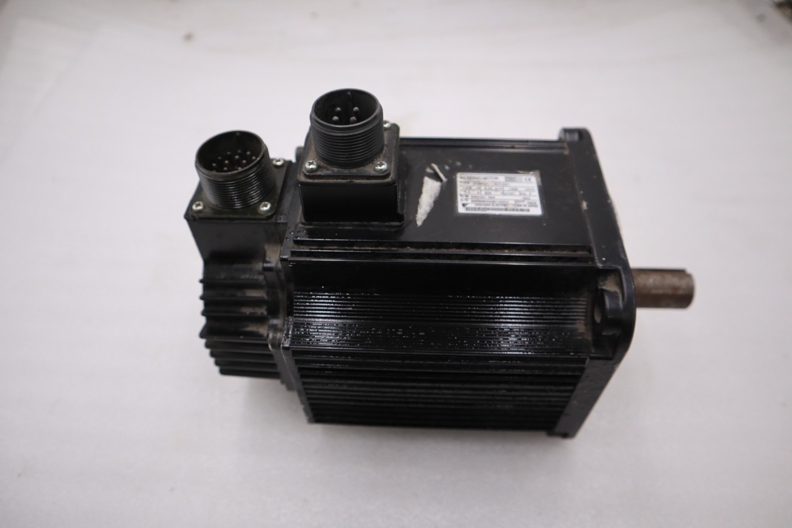 Used YASKAWA SGMGV-13D3A61 AC SERVO MOTOR SGMGV13D3A61 STOCK H1574