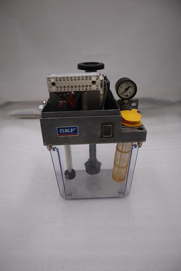 Used SKF MKU11-KW2-0005-V11+429 / MKU11KW20005V11429 GEAR PUMP SERIES MKU 115V #H943