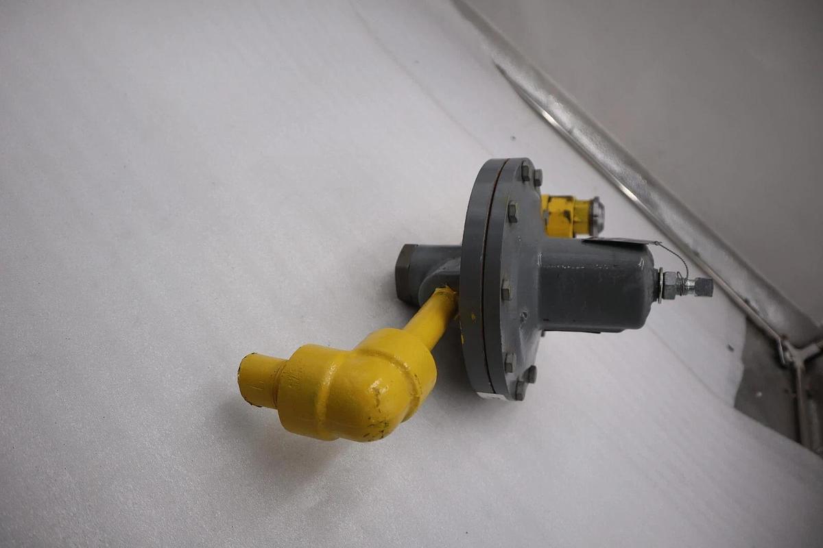 Used Fisher MR95L Pressure Reducing Regulator STOCK 4437A