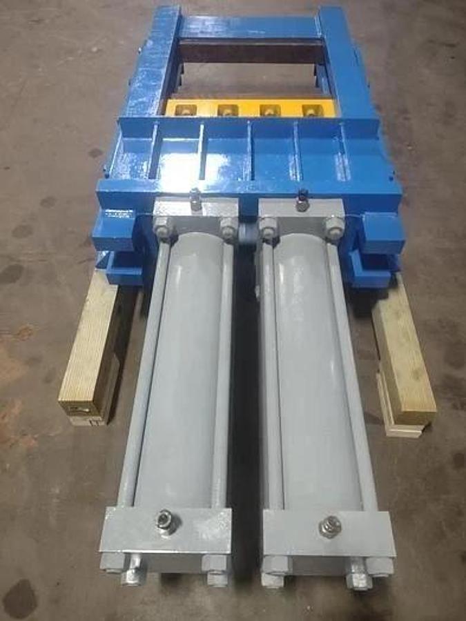 Used NEILSON & HIEBERT TAIL CUTTER WITH HYDRAULIC PACK (TWO AVAILABLE)