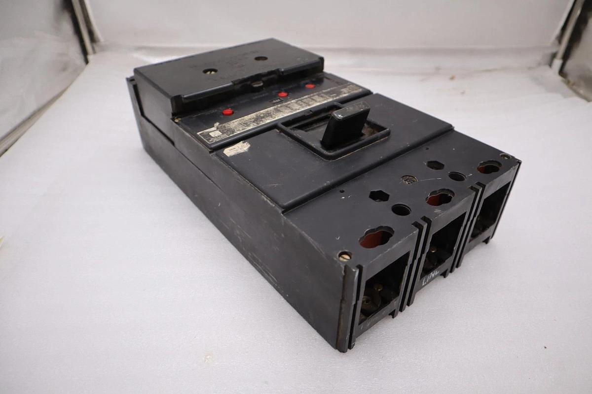 Used WESTINGHOUSE 400A 3 POLE 600V CIRCUIT BREAKER - LA3400PRF STOCK H1479
