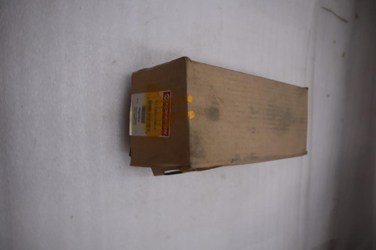 NORGREN R17-800-RNLA PNEUMATIC VALVE COMPRESSED AIR REGULATOR - STK GF1068