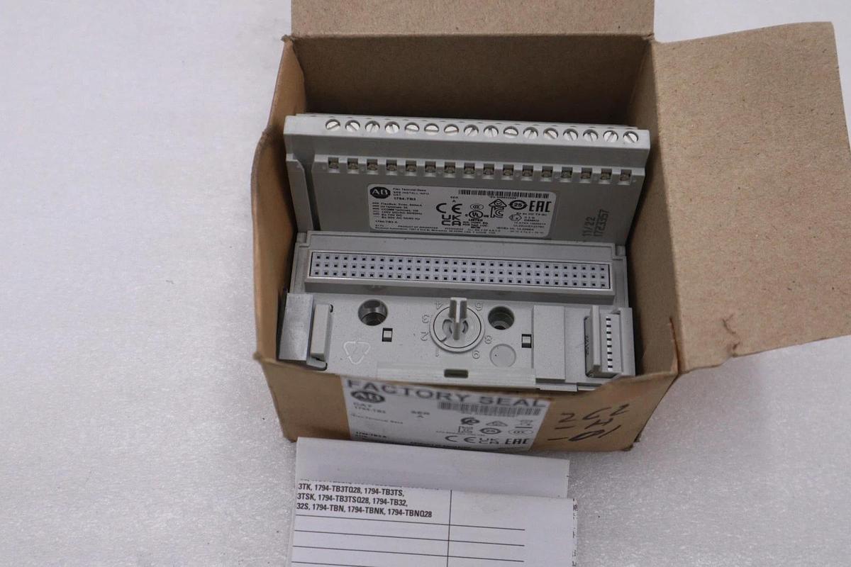 NEW OPEN BOX AB  1794-TB3 Allen Bradley Flex I/O base 1794TB3 STK L208CC