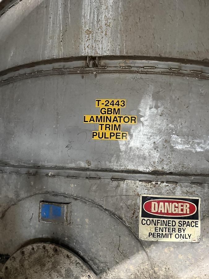 Used 11,500 GALLON 12' DIAMETER X 14' TALL CYLINDER SHAPE TANK 316L STAINLESS STEEL