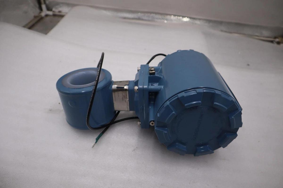 ROSEMOUNT HART 8732EMT1A1N5 / 8732EMT1A1N5 - NEW - STOCK 3108CC