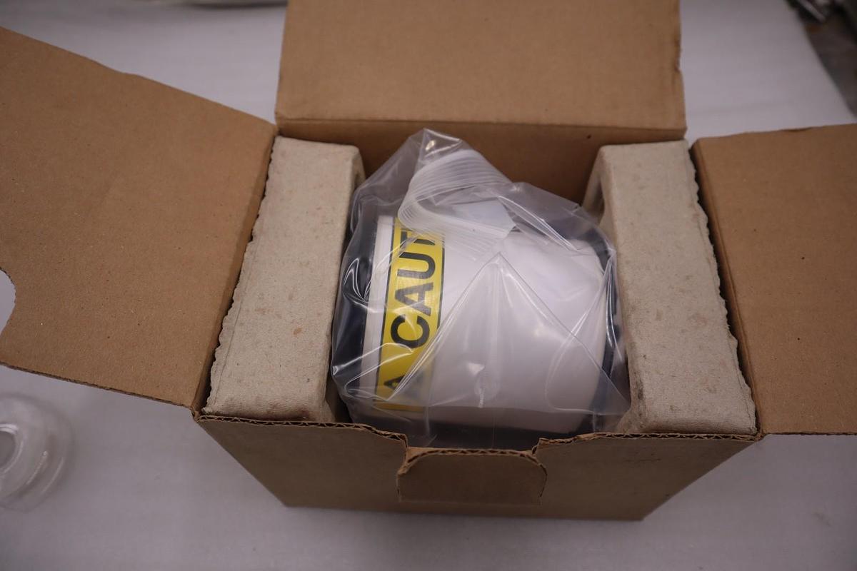 NEW OPEN BOX Brady B30-25-595-ANSICA Indoor/Outdoor Vinyl STOCK H366