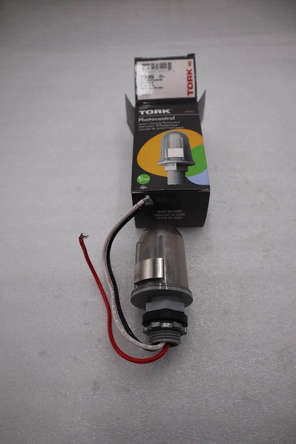 Used Tork 2000 1/2" Conduit Mounting Photocontrol NEW OPEN BOX STK G890A