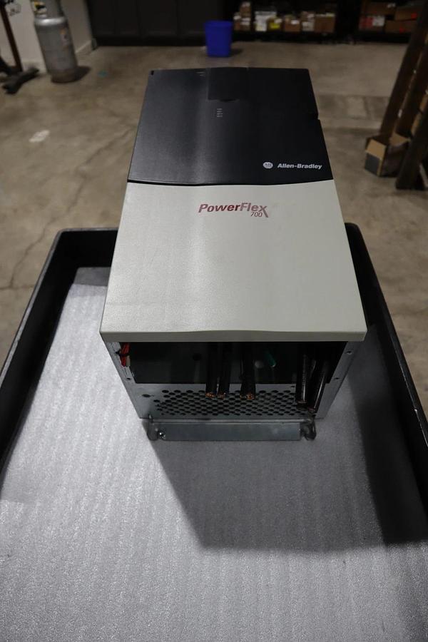 Used Allen-Bradley 20BD125A0AYNANC0 AC DRIVE POWERFLEX 700 480 VAC 60 HZ STOCK HP144