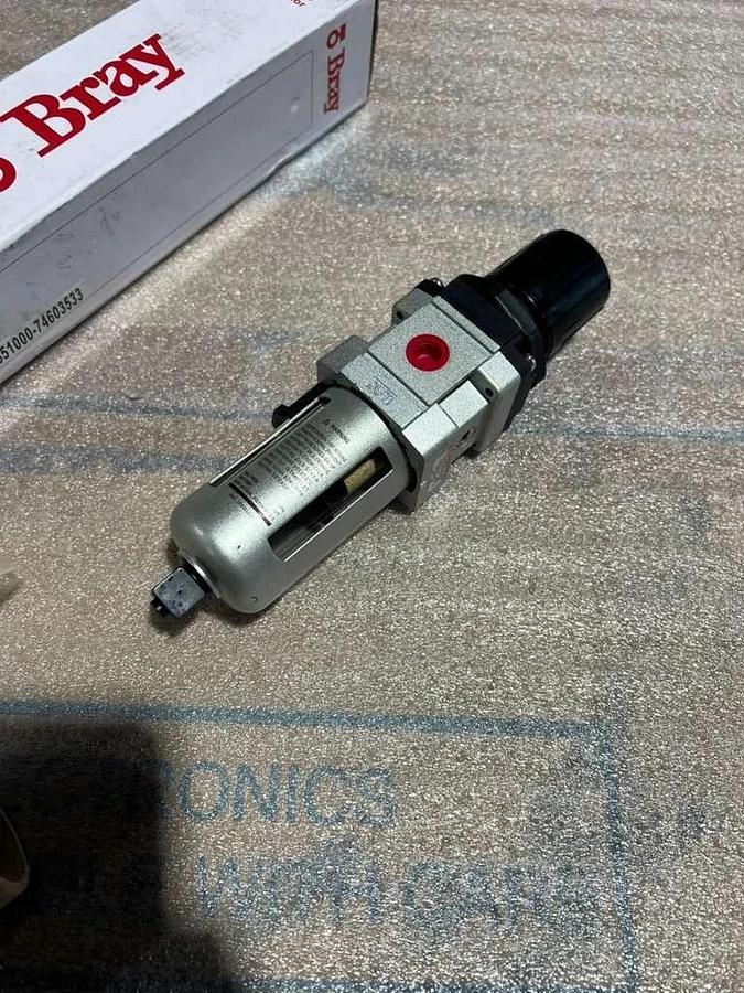 NEW OPEN BOX BRAY CONTROLS 551000-74603533 FILTER REGULATOR STK L723CC