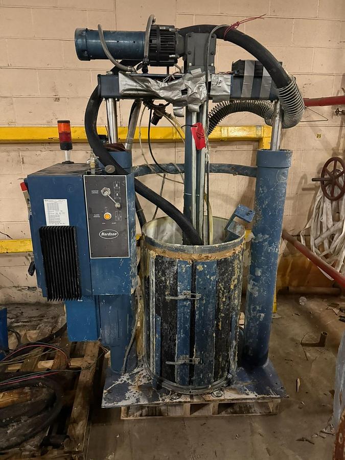 Used NORDSON MODEL 5507 BULK MELTER APPLICATOR SYSTEM
