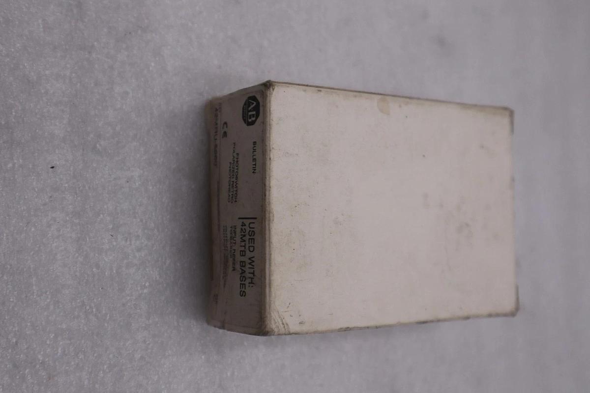 NEW OPEN BOX AB Allen Bradley 42MRU-5200 /C Photoelectric Sensor STOCK GF697A