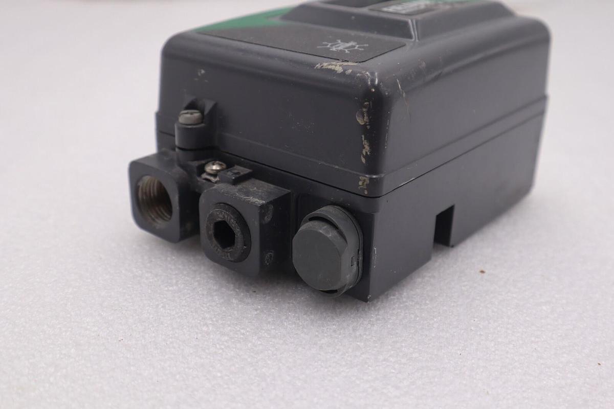 Used FISHER DVC 2000 FIELDVUE INSTRUMENTS STOCK K-207A