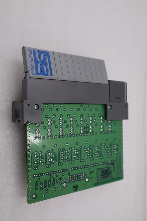 Used SPECTRUM CONTROLS 1746SC-OAP8I / 1746SCOAP8I - NEW NO BOX - STOCK GF244A