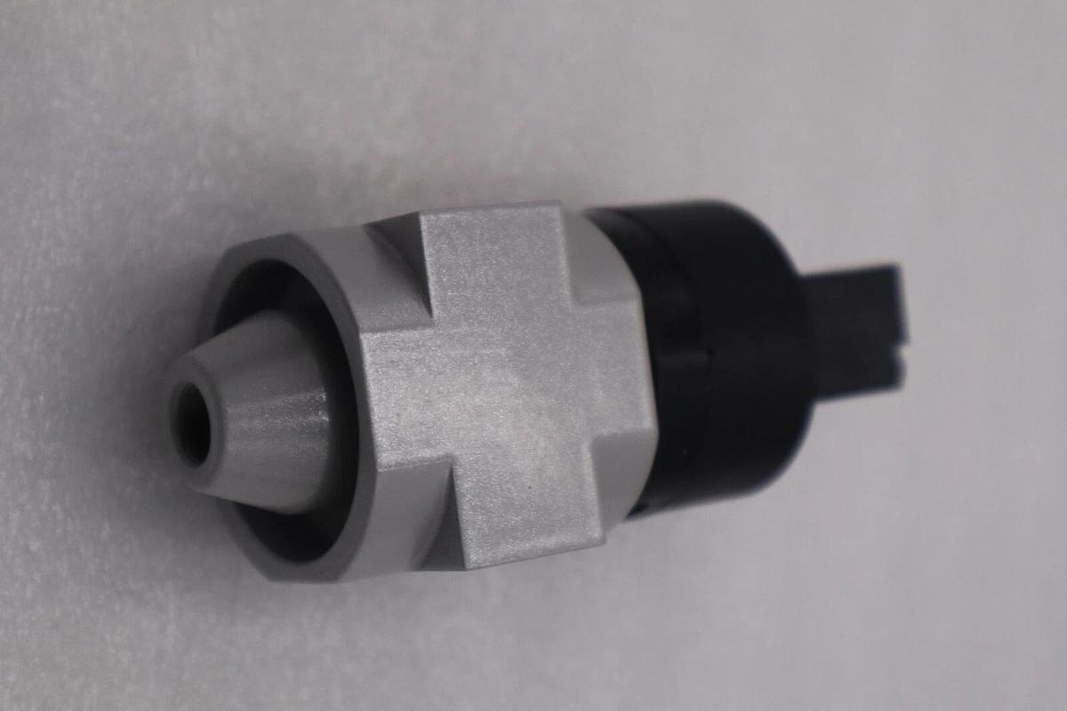 Used NEW Festo HEE-D-MINI-110 On/Off Valve STOCK L-344-C