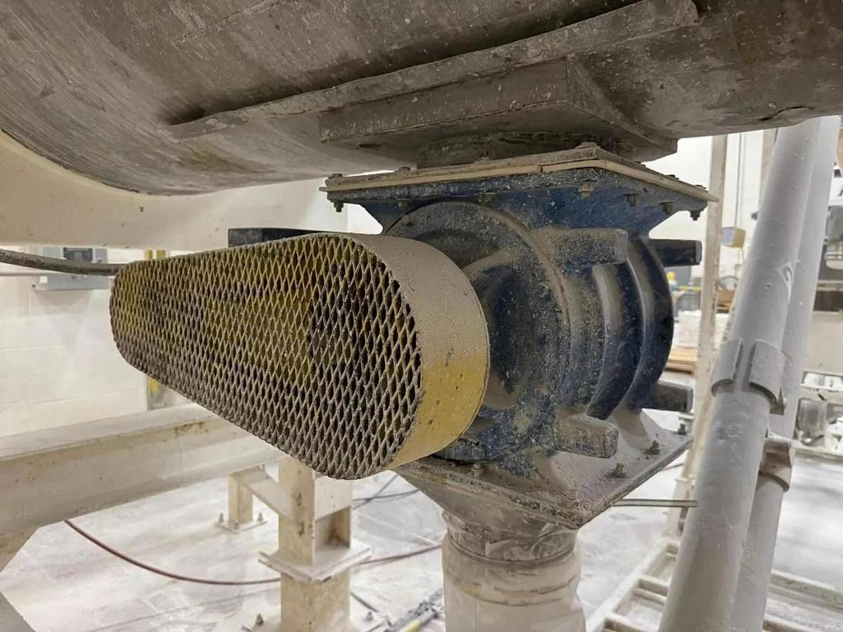 Used STRONG SCOTT STAINLESS STEEL DOUBLE SPIRAL RIBBON BLENDER APPROX 193 CUBIC FEET