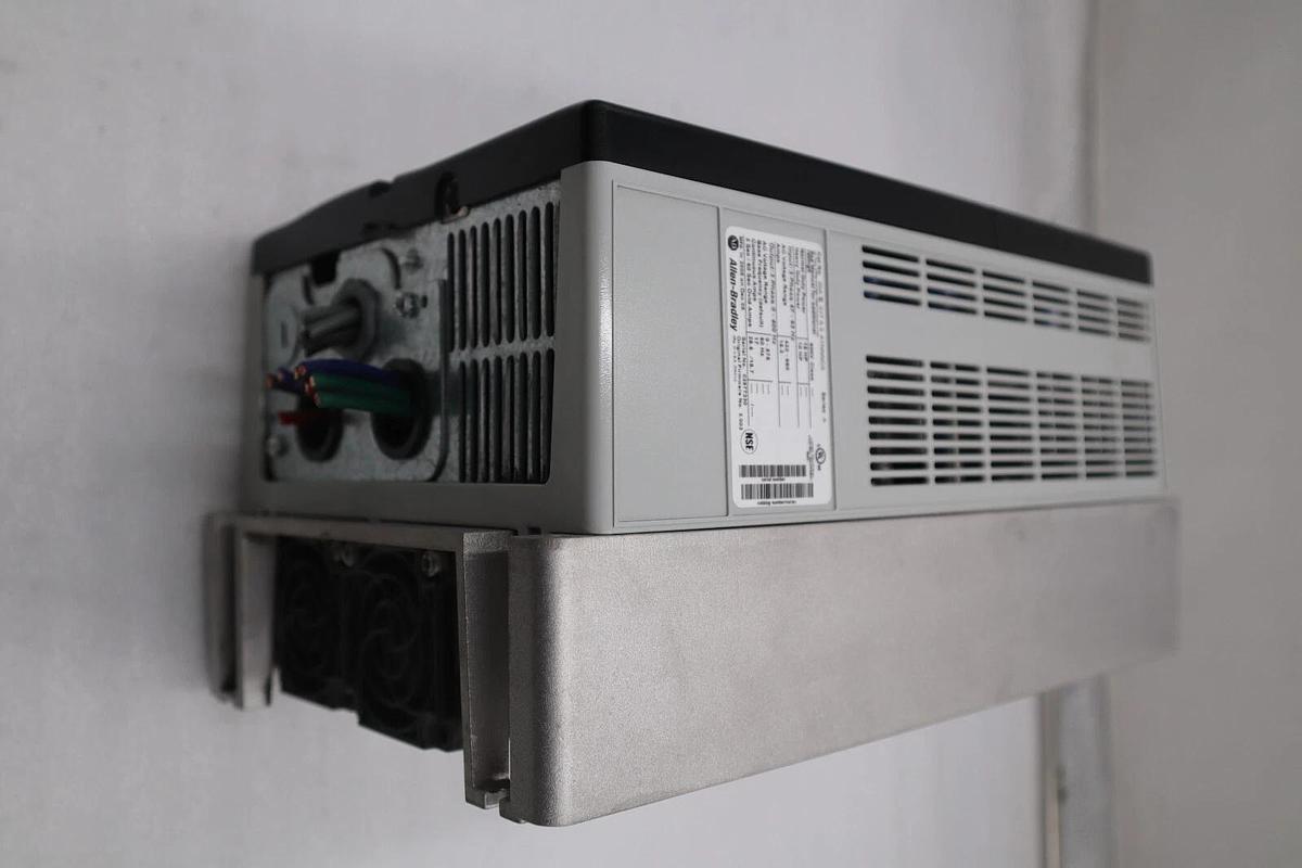 Used 15 HP ALLEN BRADLEY 20AE017A0AYNNNC0 600V POWERFLEX 70 VFD DRIVE STOCK 1804B